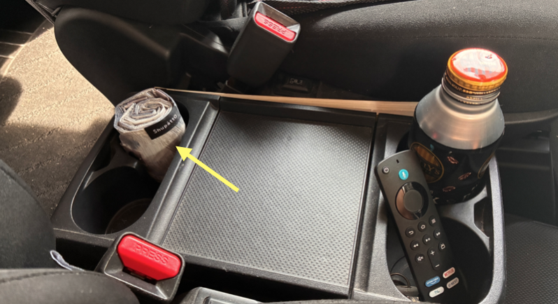 デリカD5の車内に常備したシュパットMコンパクトバッグ