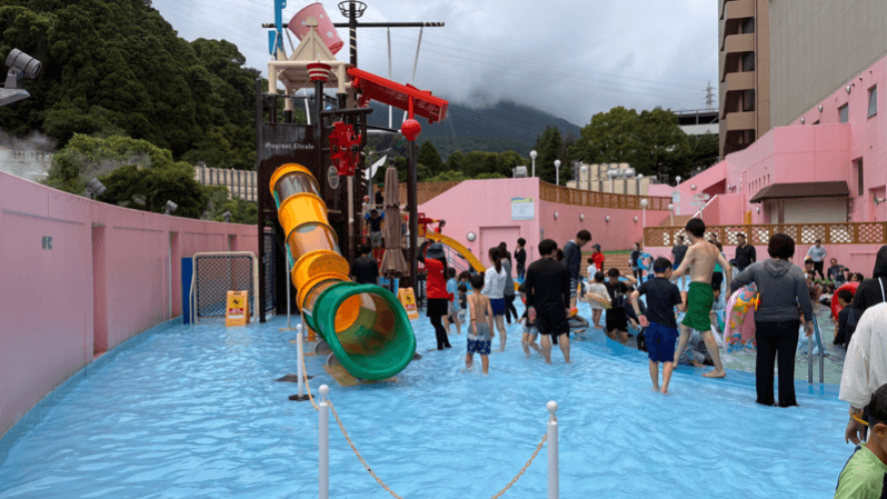 アクアビートの屋外キッズプールの水遊び遊具